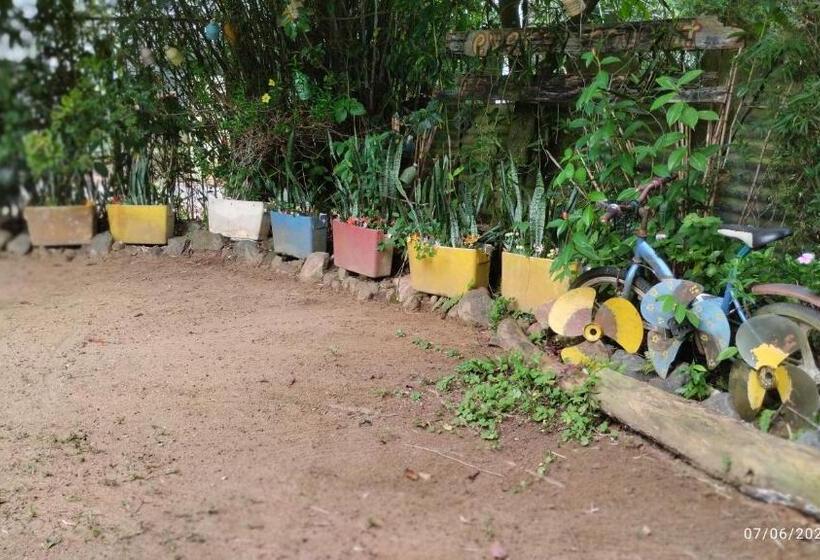 פנסיון Tahan Guest House