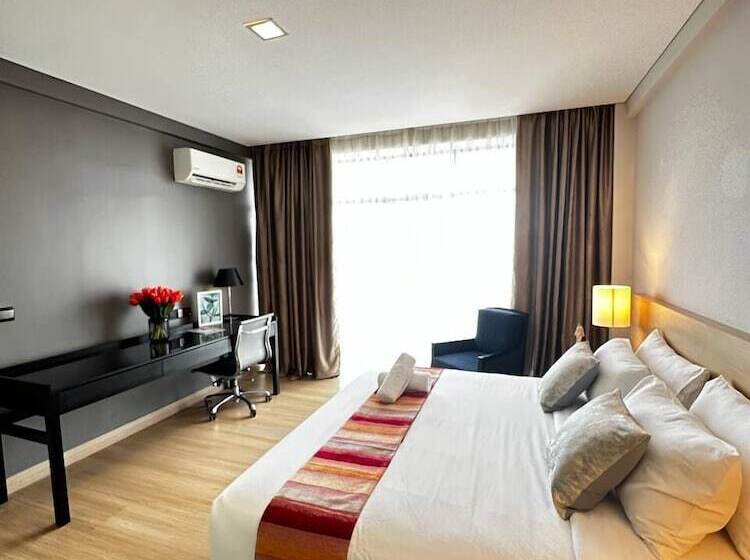 The Straits Melaka By Perfect Host