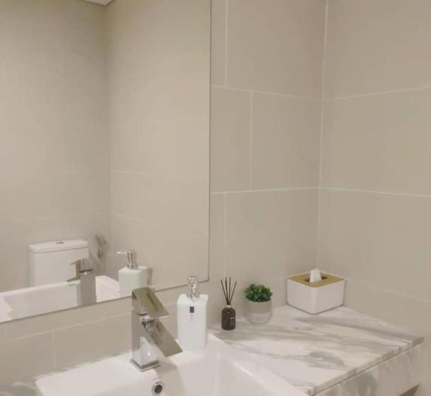 The Straits Suite Cosy King 807