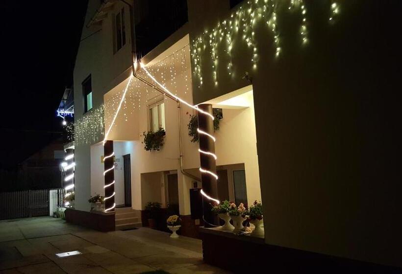 تختخواب و صبحانه Anna Vendégház