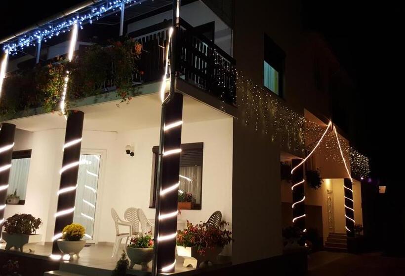 تختخواب و صبحانه Anna Vendégház