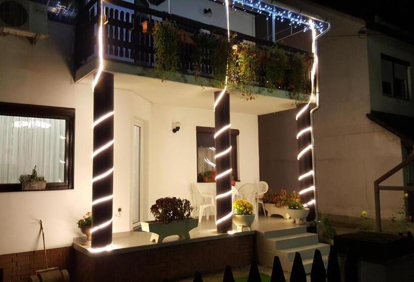 تختخواب و صبحانه Anna Vendégház