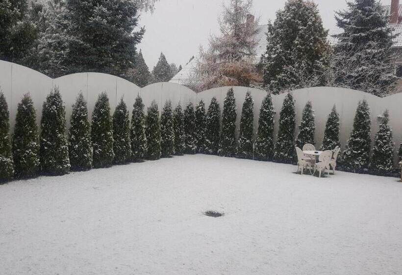 تختخواب و صبحانه Anna Vendégház