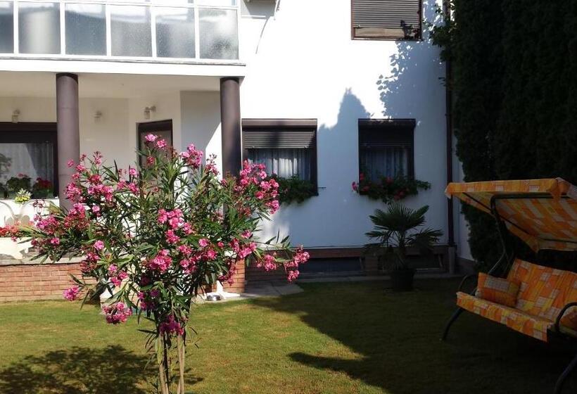 تختخواب و صبحانه Anna Vendégház