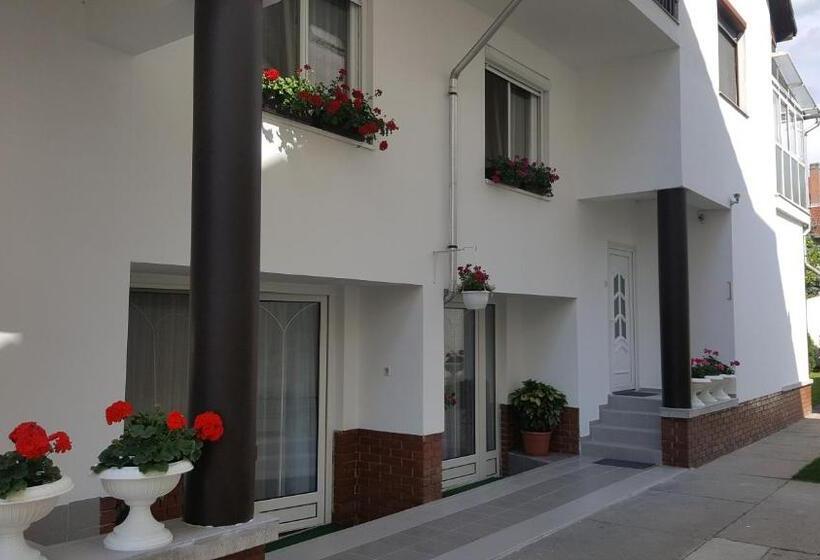 تختخواب و صبحانه Anna Vendégház