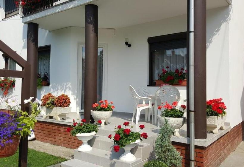 تختخواب و صبحانه Anna Vendégház