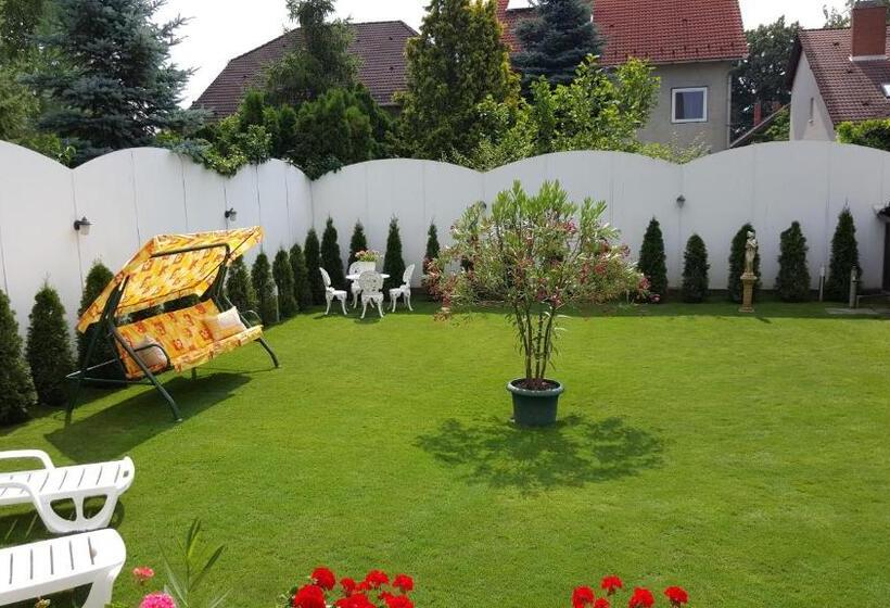 تختخواب و صبحانه Anna Vendégház