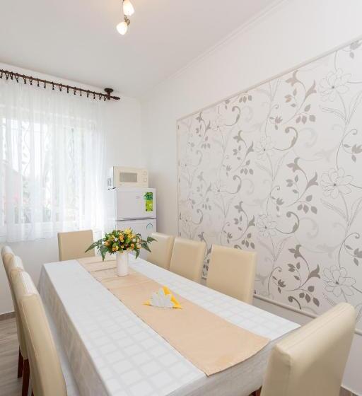 تختخواب و صبحانه Anna Vendégház