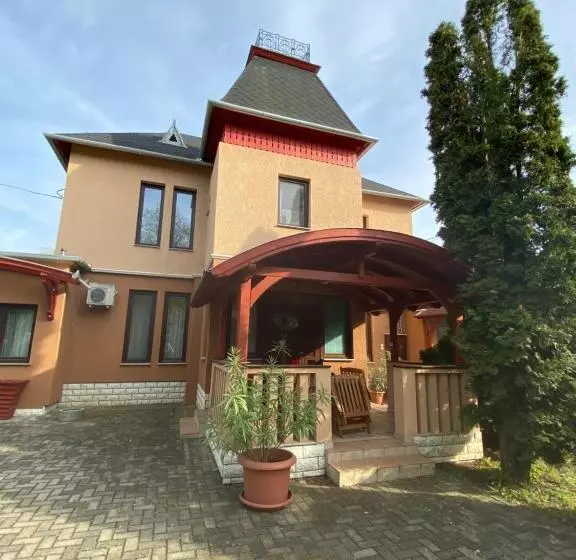 Aamiaismajoitus (B&B) Fehér Hattyú Panzió