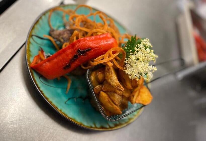 مبيت وإفطار Malom Club Panzió