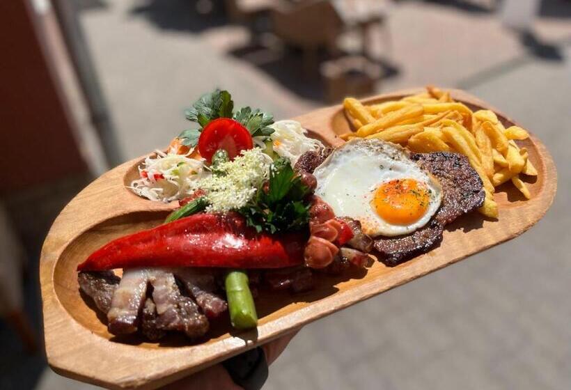 مبيت وإفطار Malom Club Panzió