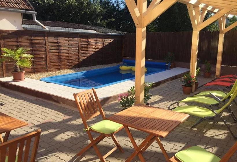 Bed and Breakfast Napház Panzió