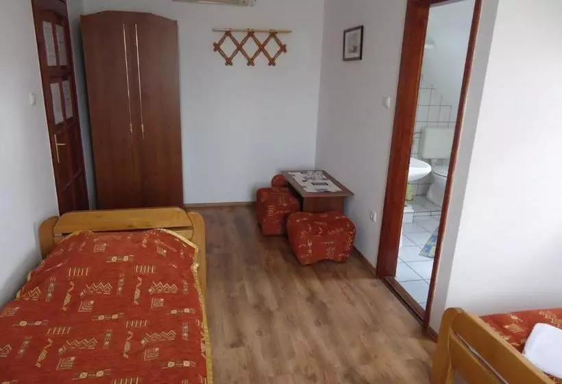 Aamiaismajoitus (B&B) Napház Panzió