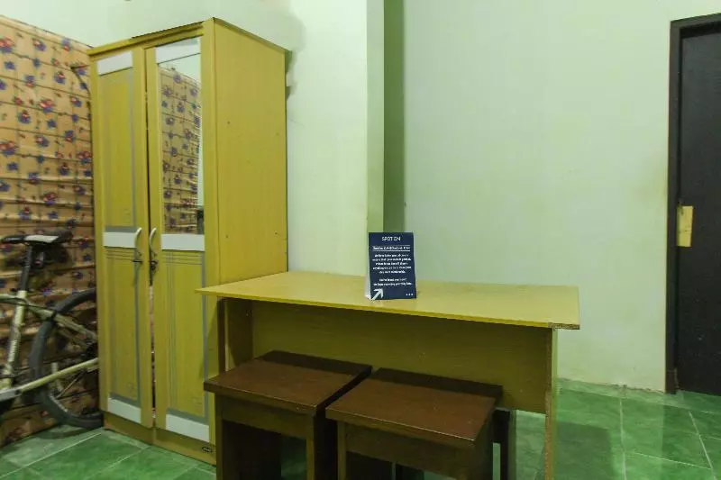تختخواب و صبحانه Spot On 1842 Cevilla Bnb Residence Syariah