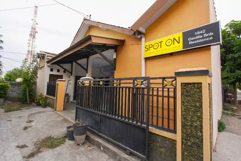 تختخواب و صبحانه Spot On 1842 Cevilla Bnb Residence Syariah