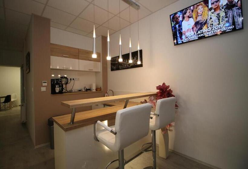 ベッドアンドブレックファースト Székelykert Panzió