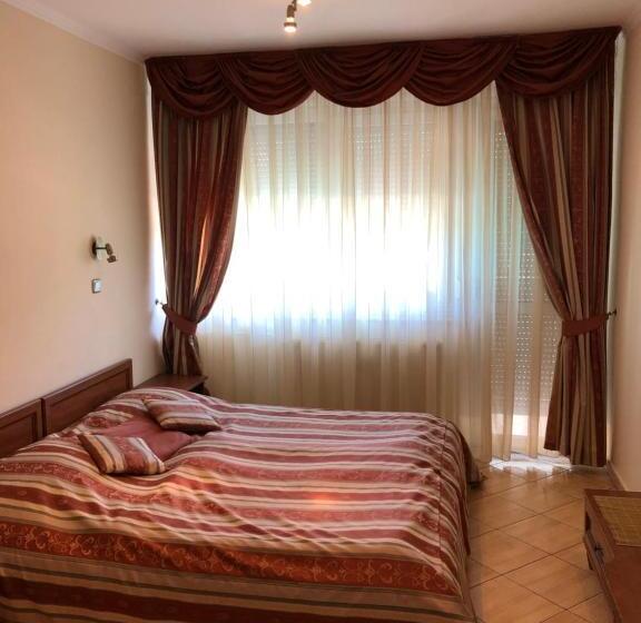 בית מלון כפרי Ajka 1