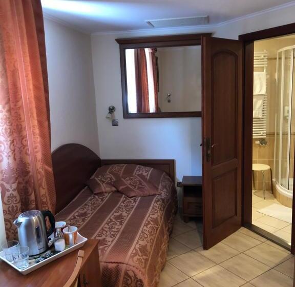 בית מלון כפרי Ajka 1