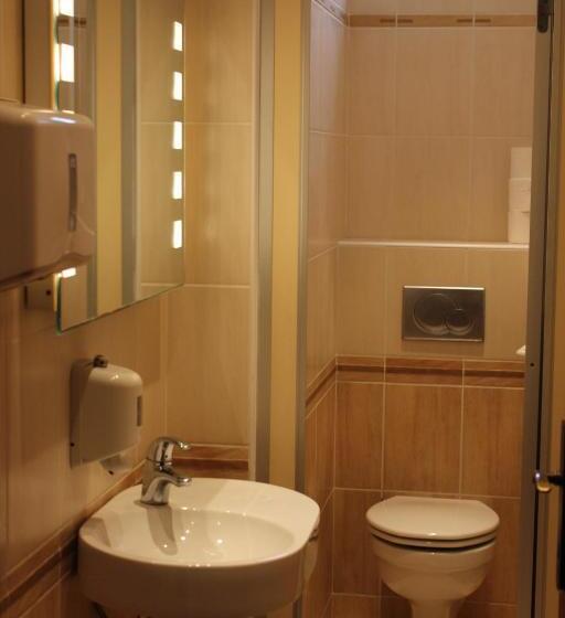 בית מלון כפרי Ajka 1