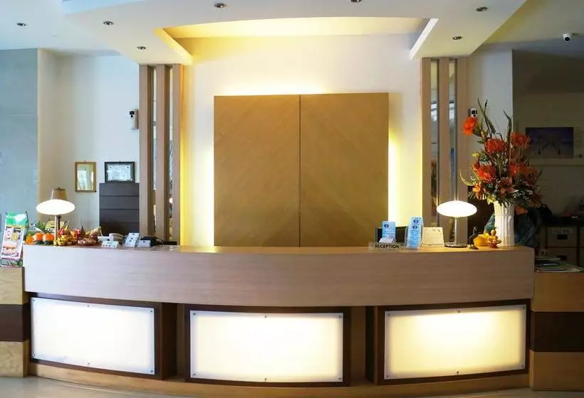 هتل Duta
