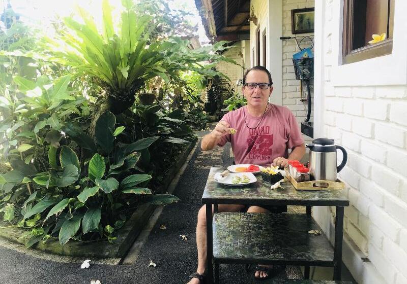فندق Gusti Homestay Bali