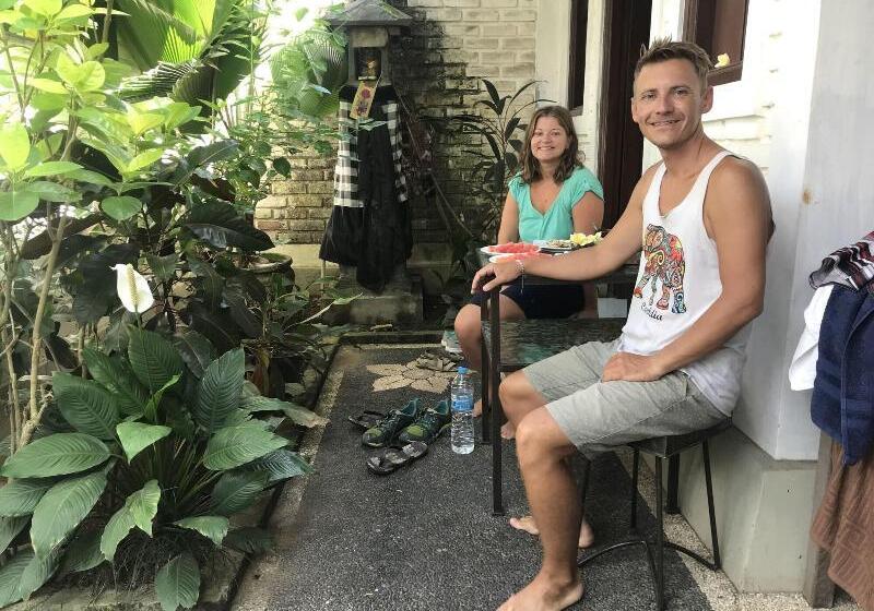 فندق Gusti Homestay Bali