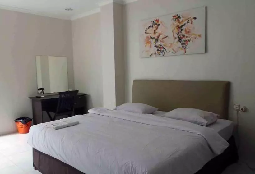 Hotelli Karaton Luwuk