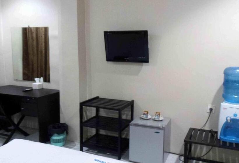 בית מלון כפרי Karaton Luwuk