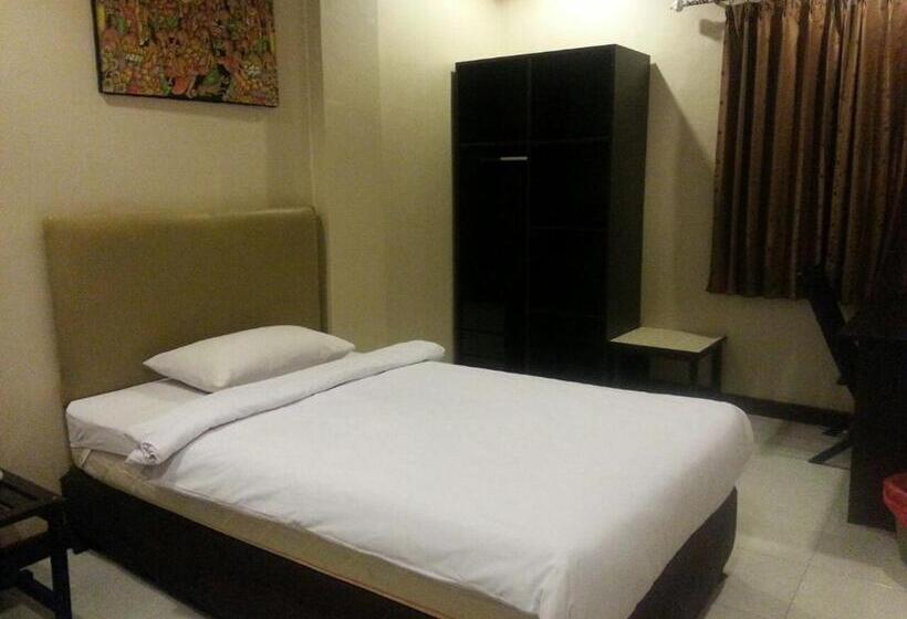 בית מלון כפרי Karaton Luwuk