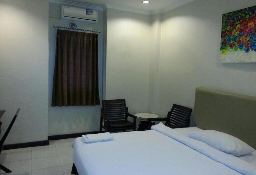 בית מלון כפרי Karaton Luwuk