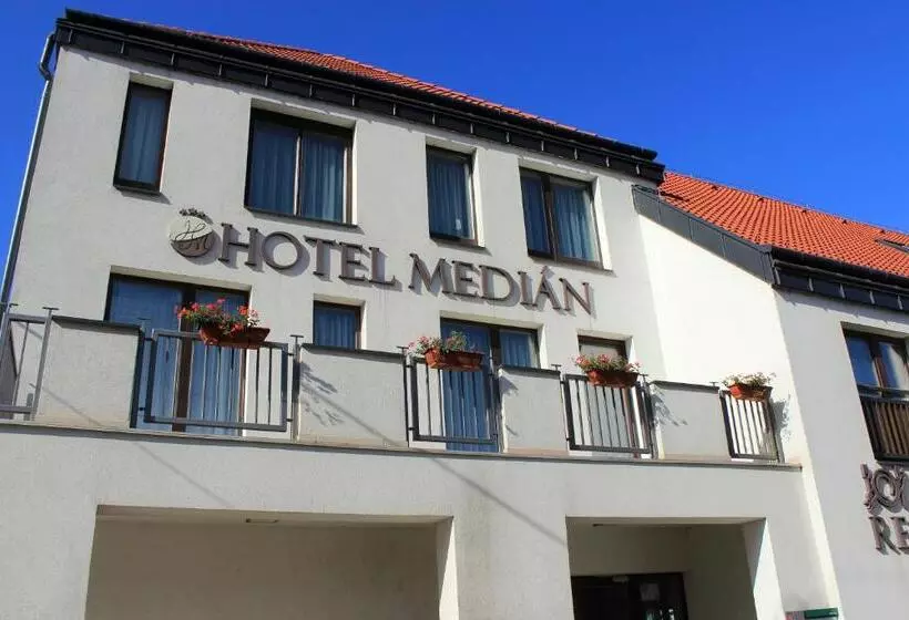 Hotelli Median Hajdúnánás
