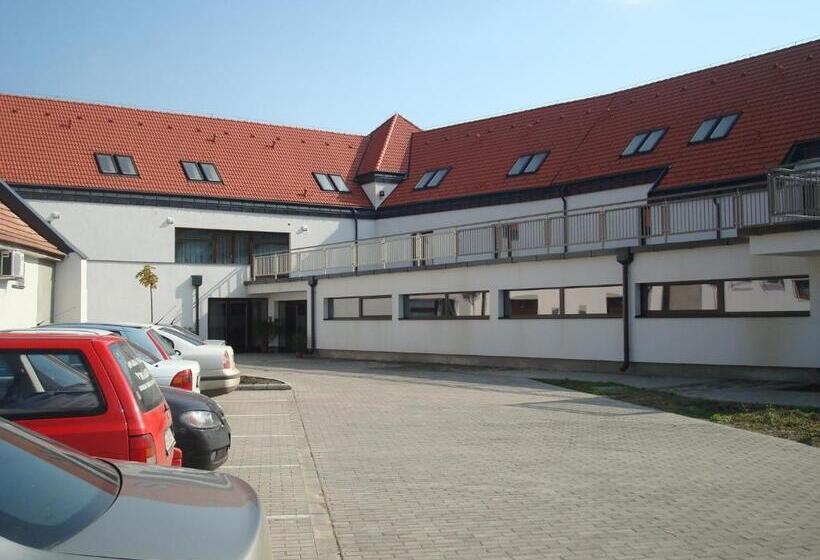 Hotel Median Hajdúnánás