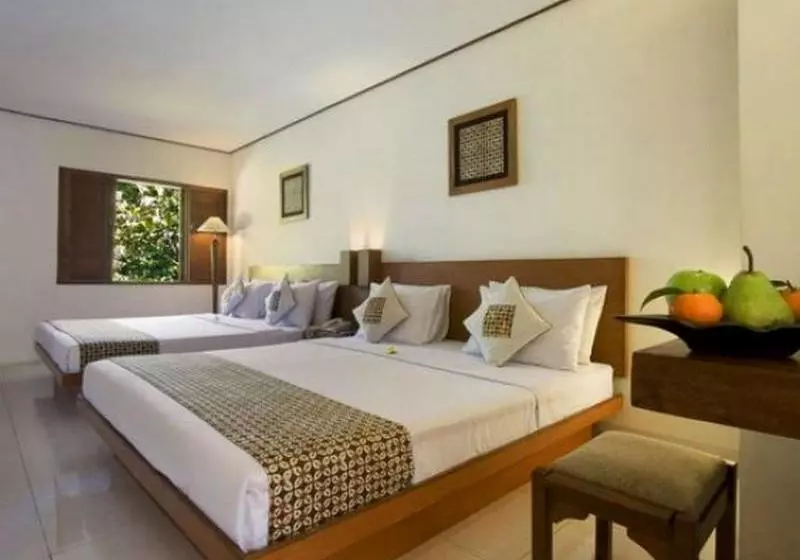 Hotelli Nyiur Indah Beach