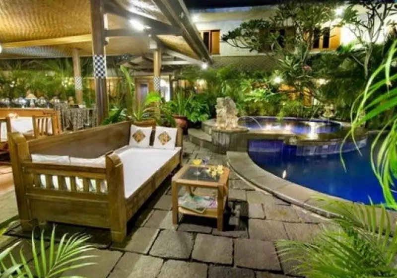 Hotelli Nyiur Indah Beach
