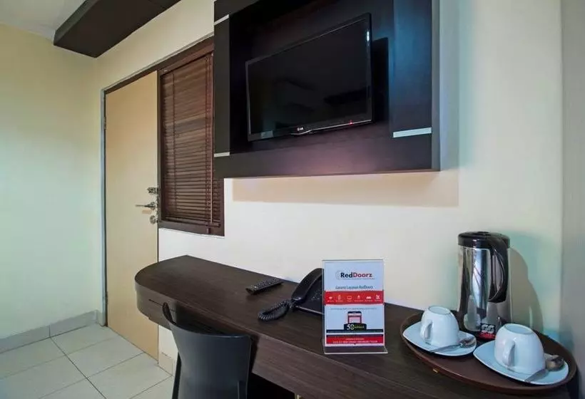 ホテル Reddoorz Budget @ Karet Setiabudi