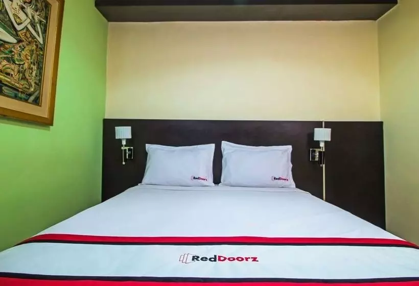 ホテル Reddoorz Budget @ Karet Setiabudi