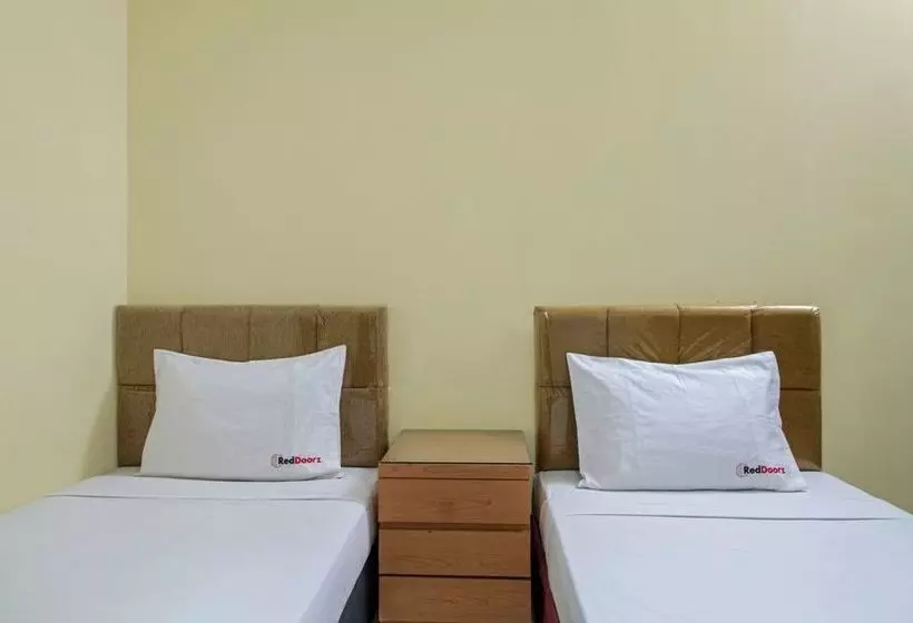 ホテル Reddoorz Budget @ Karet Setiabudi