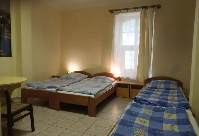 هتل Rugby Club Hostel