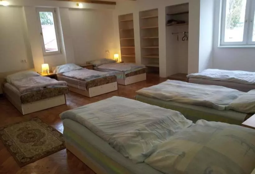هتل Rugby Club Hostel