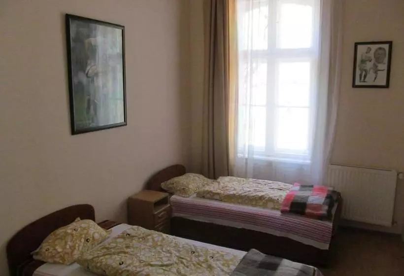 هتل Rugby Club Hostel