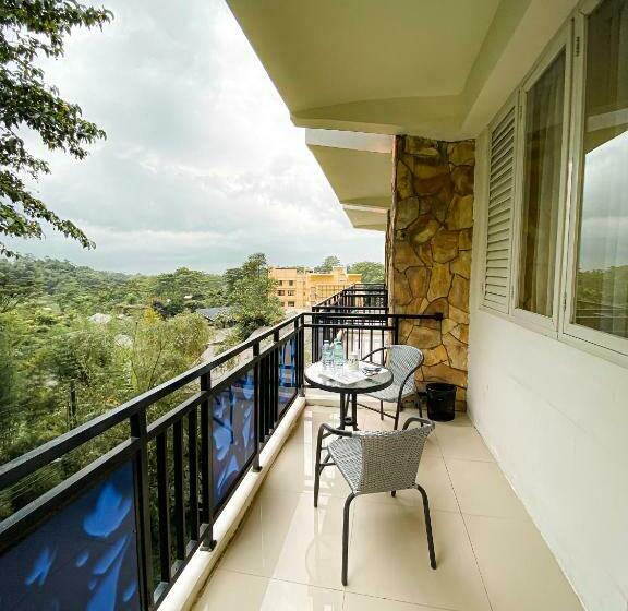 Hotel Transformer Center