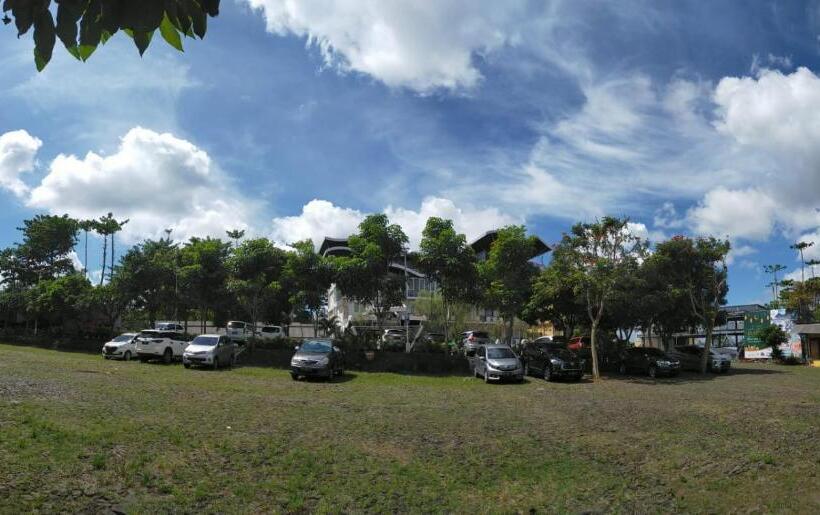 Hotel Transformer Center