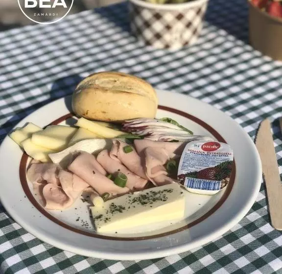 هتل Villa Bea Panzió
