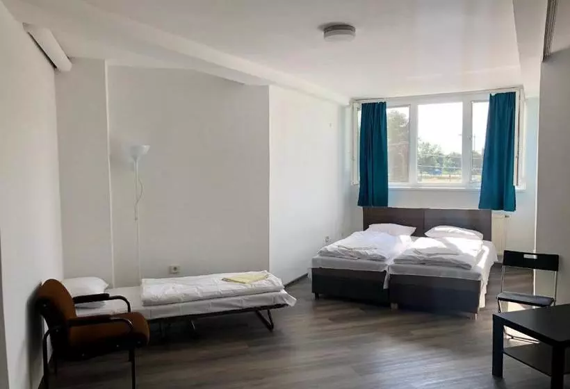 هتل Villa Bea Panzió