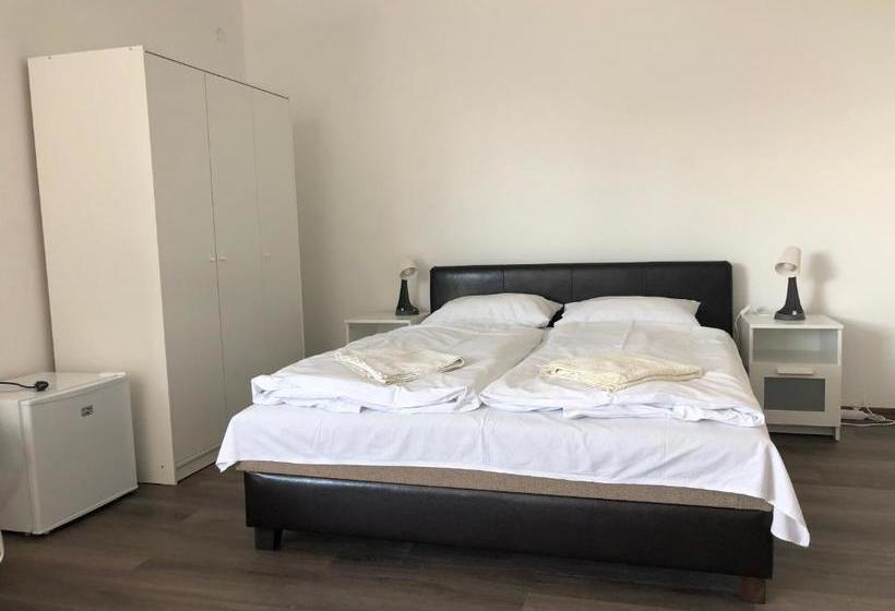 Отель Villa Bea Panzió