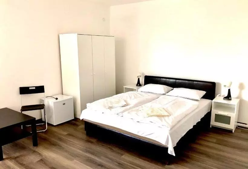 هتل Villa Bea Panzió