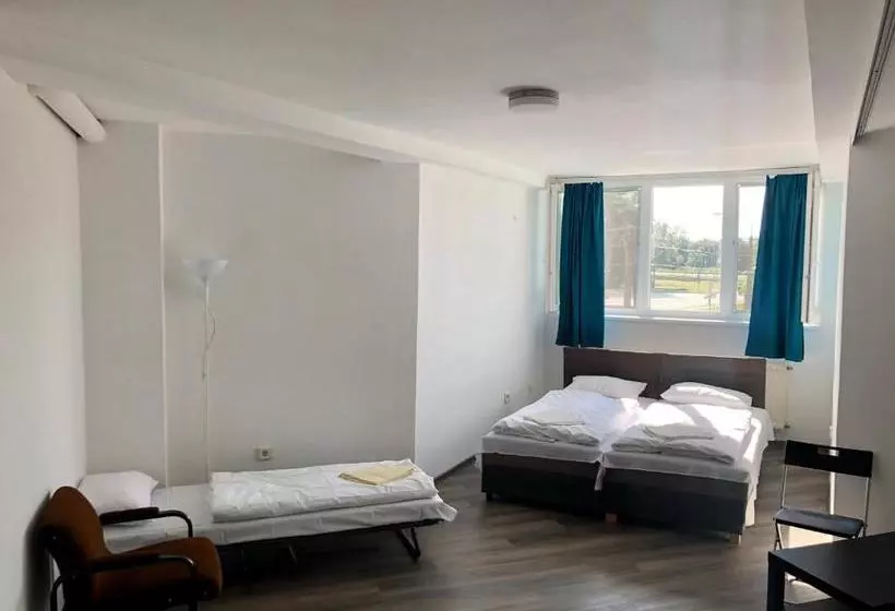 هتل Villa Bea Panzió
