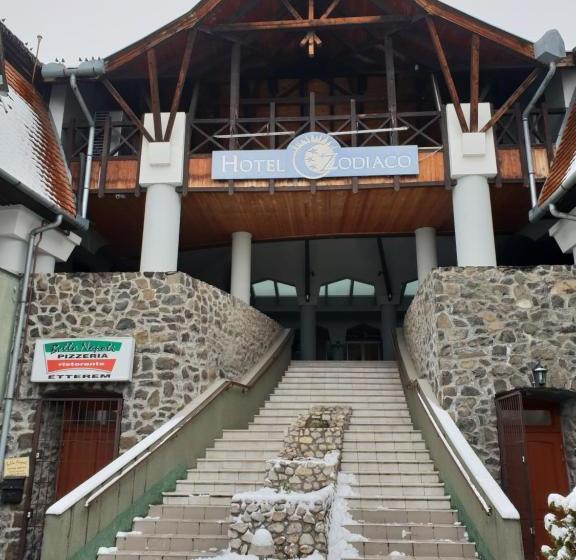 Отель Zodiaco
