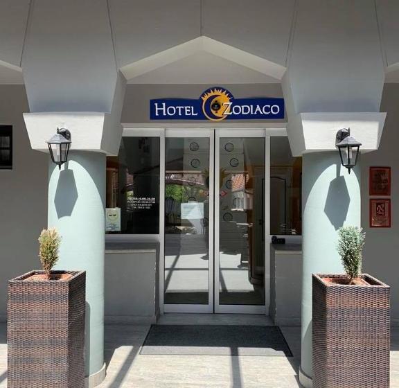 Отель Zodiaco