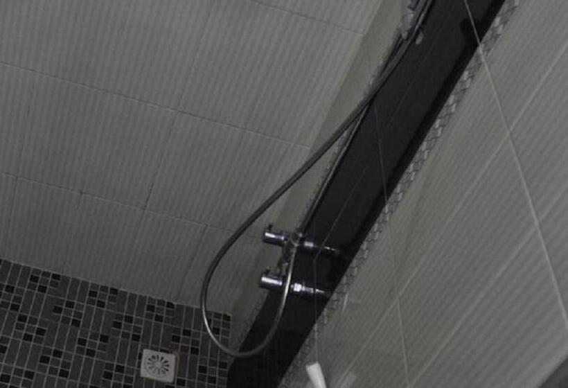 בית מלון כפרי Zuzu Sumeru